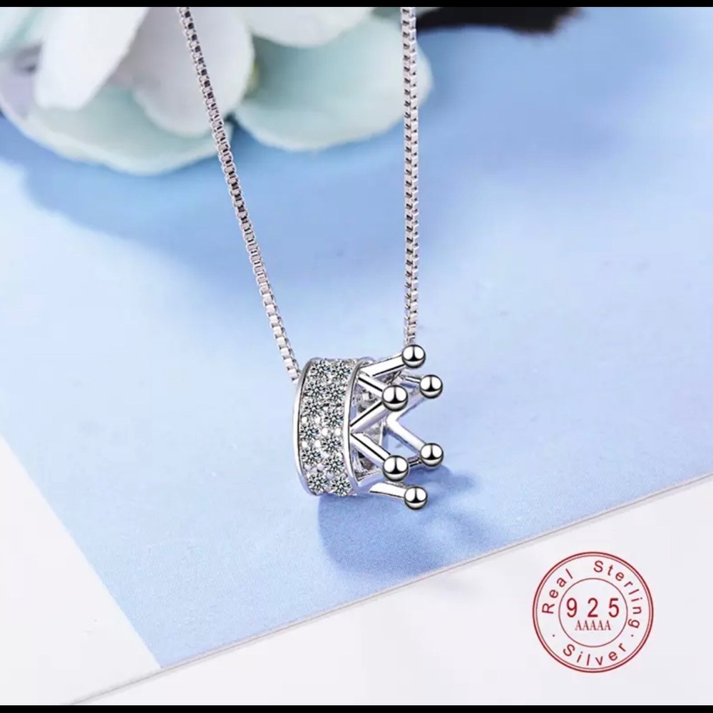 925 Sterling Silver Crown Pendant and Chain